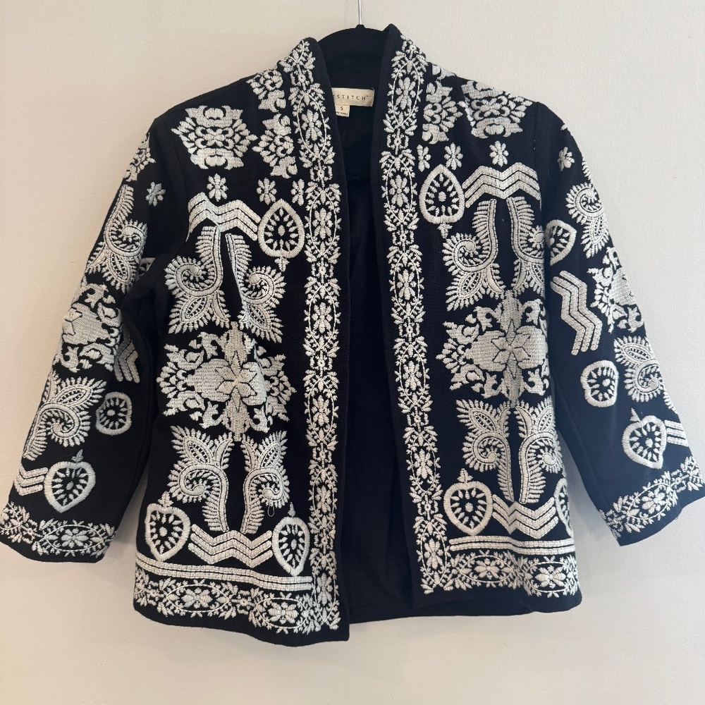 Vici LOVESTITCH Nora Embroidered Jacket